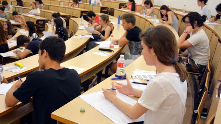 BACHILLERATO Y C.F. GRADO SUPERIOR - Pruebas de Acceso a la Universidad  